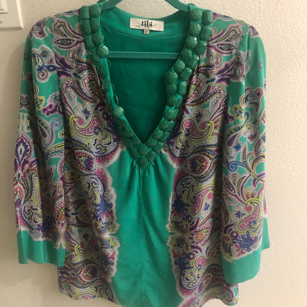 🔴  4/$20.  - Vintage TIBI silk blouse